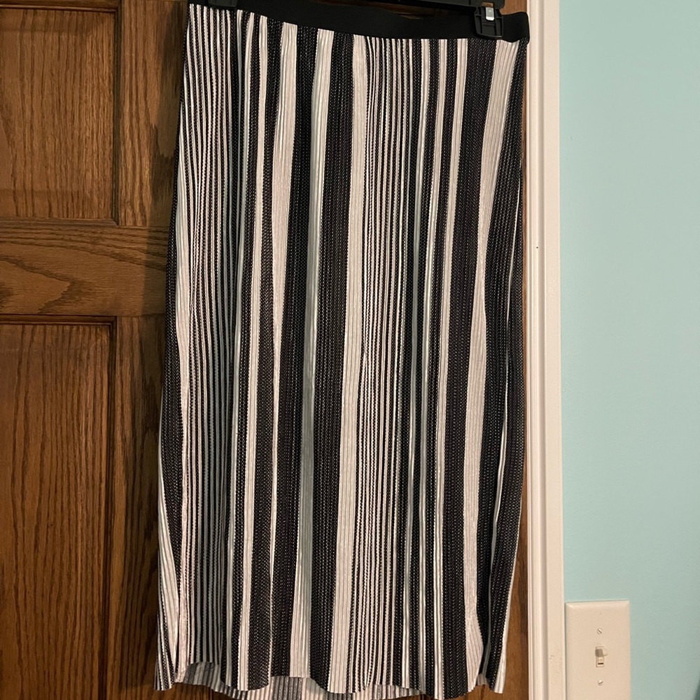 Joe B Black Midi Skirt with Elegant Stripes